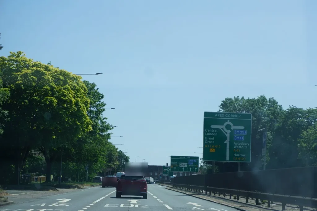 Observation on your driving test: mirrors, blind spots and lane changes